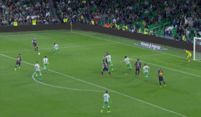 CDV Betis dung day vo tay sau sieu pham bam bong cua Messi hinh anh