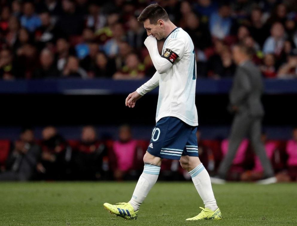 Messi tro ve Barcelona anh 6