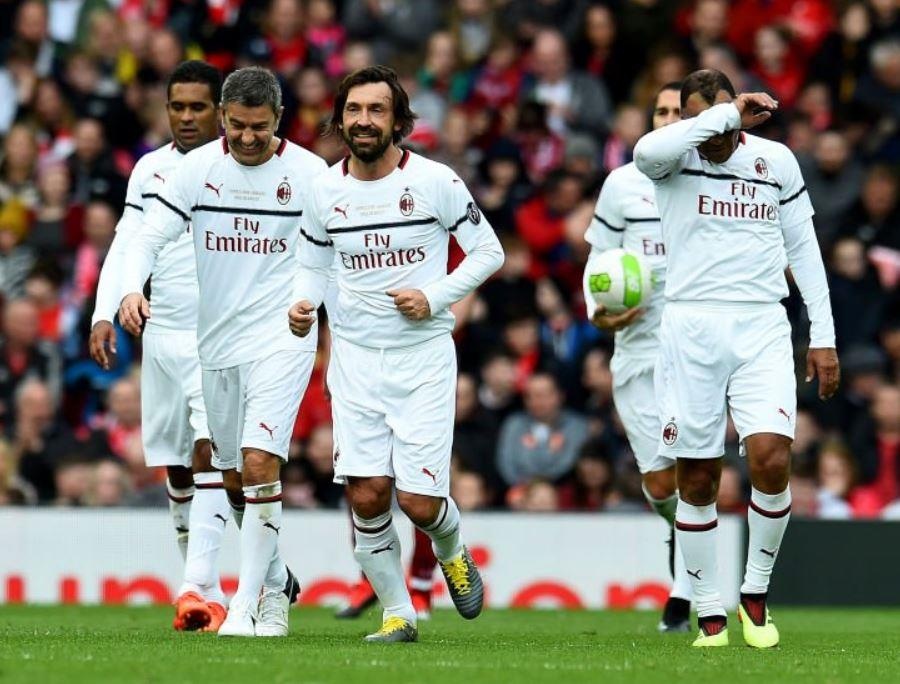 Pirlo duoc CDV Liverpool vo tay anh 8