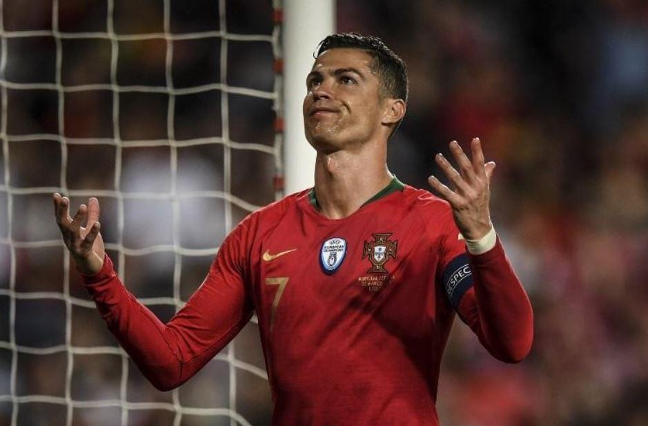 Ronaldo noi gian voi trong tai anh 9