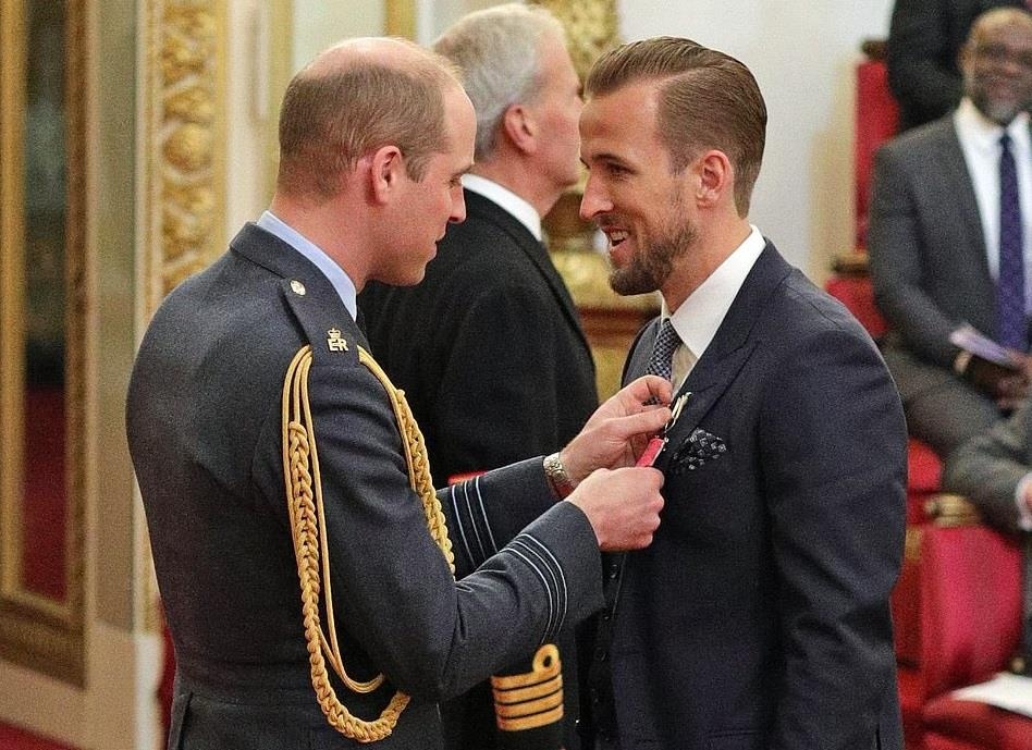 Harry Kane nhận huân chương ảnh 1 Harry Kane nhan huan chuong anh 1