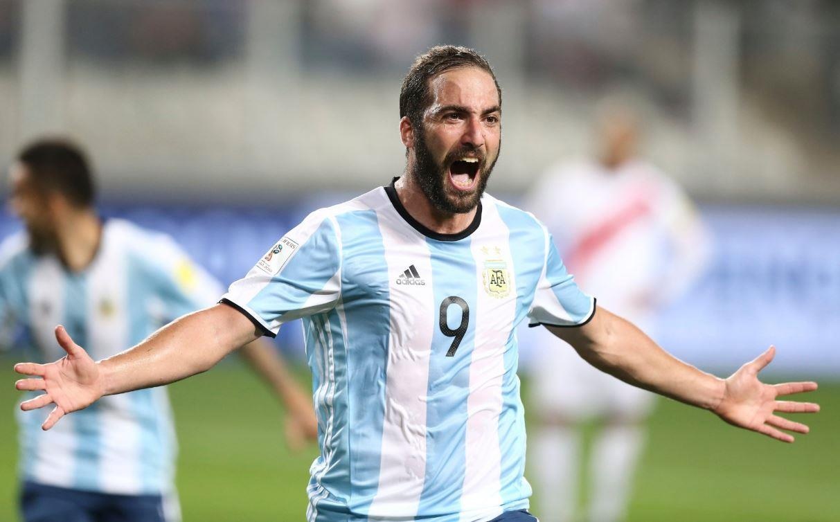 Higuain chia tay doi tuyen, CDV Argentina an mung hinh anh