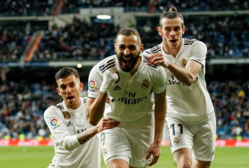 Ronaldo, Messi de mat ky luc ghi ban tai La Liga vao tay Benzema hinh anh