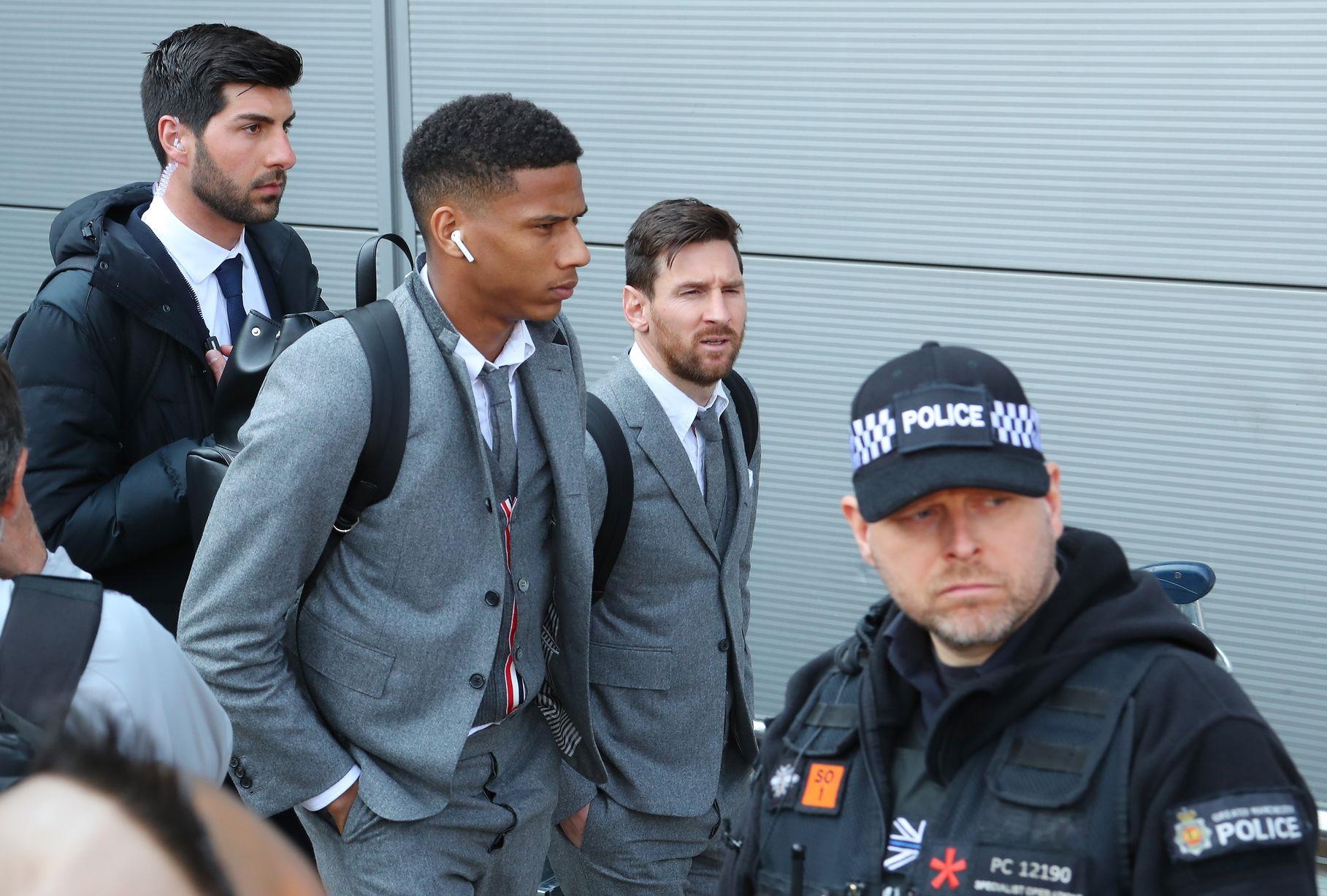 Messi sang Anh doi dau MU anh 1