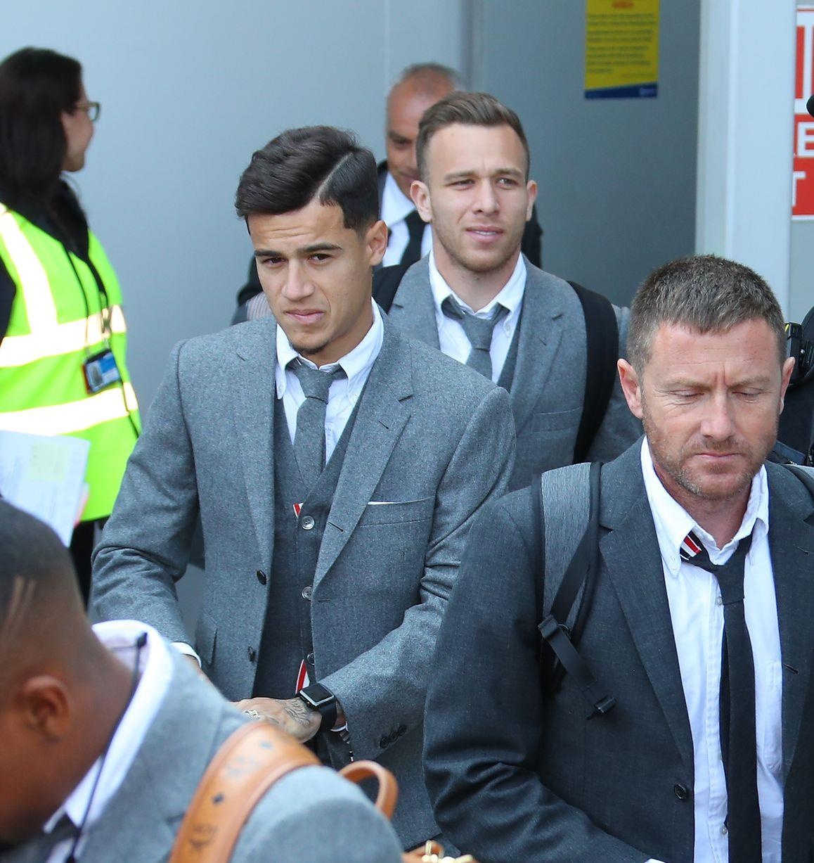 Messi sang Anh doi dau MU anh 6