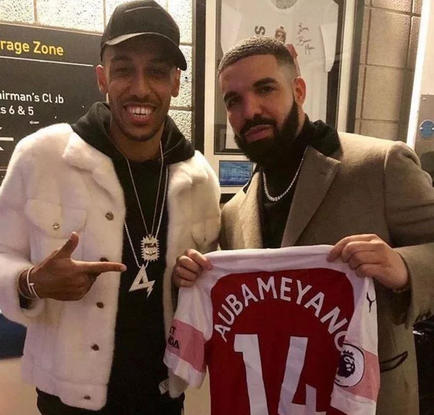 loi nguyen rapper Drake anh 3