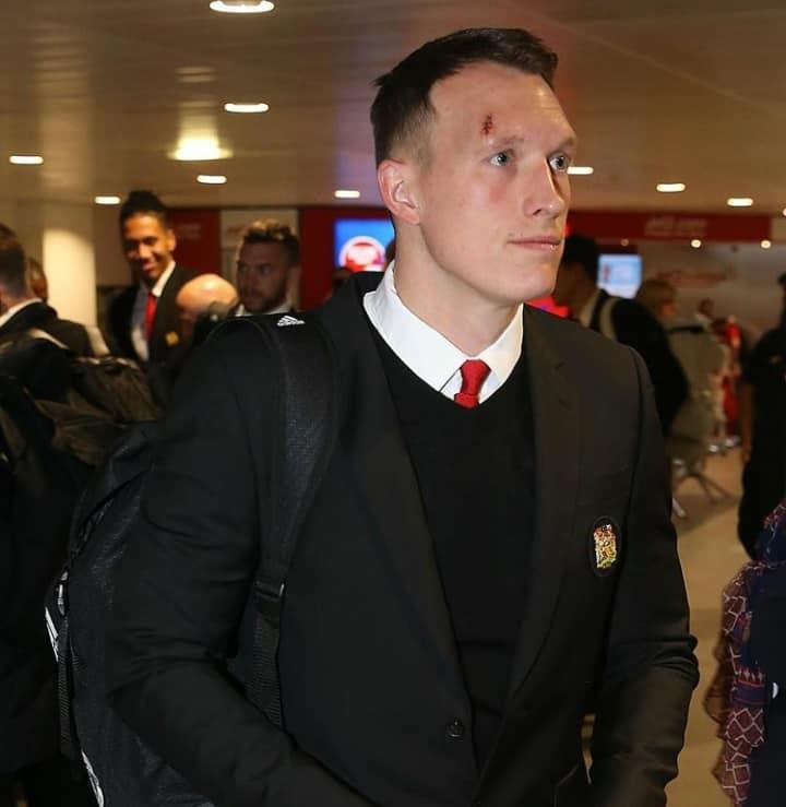 MU hanh quan den Barcelona anh 2