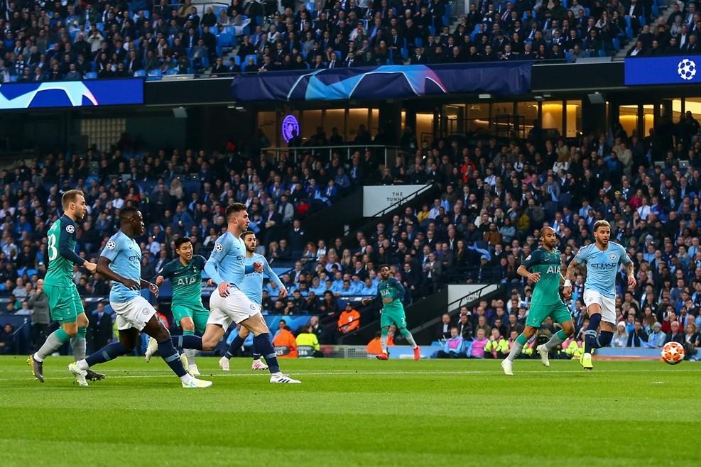 Man City bi loai khoi Champions League anh 5