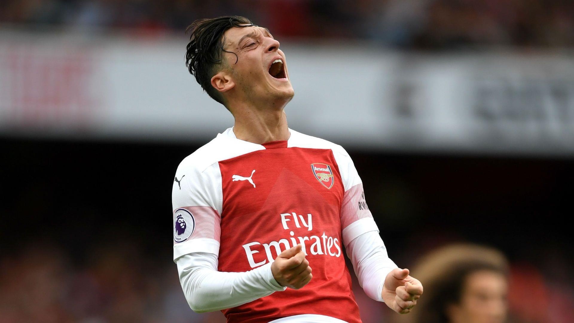 Arsenal tiep lua cho cuoc dua top 4 bang tran thua tren san nha hinh anh