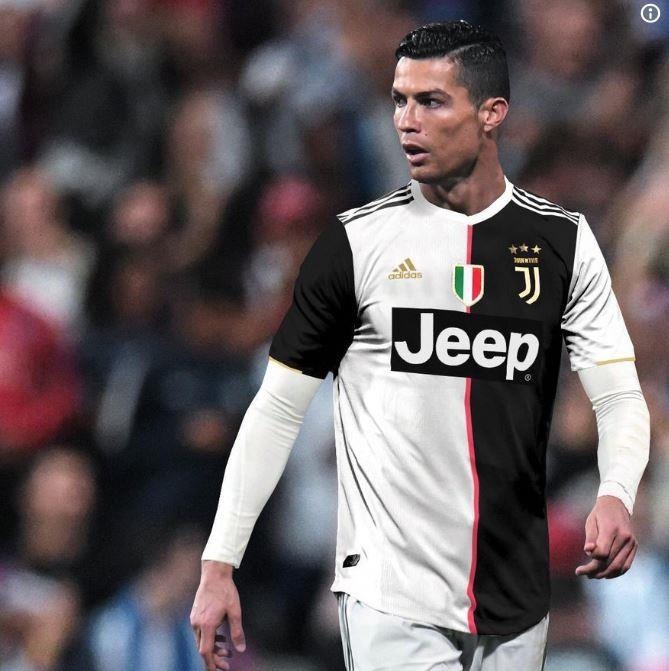 Juventus ra mat ao dau san nha anh 2