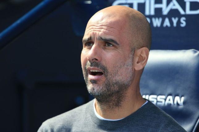 Pep Guardiola khau chien Solskjaer truoc them derby Manchester hinh anh