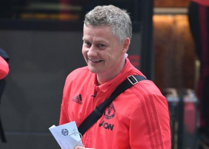 MU bat ngo doi noi dong quan truoc tran derby Manchester hinh anh