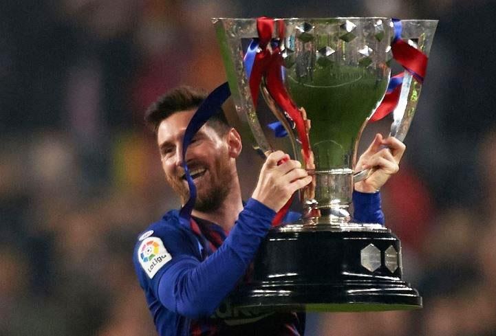 Messi cung dong doi huong dac quyen sau chuc vo dich som 3 vong dau hinh anh