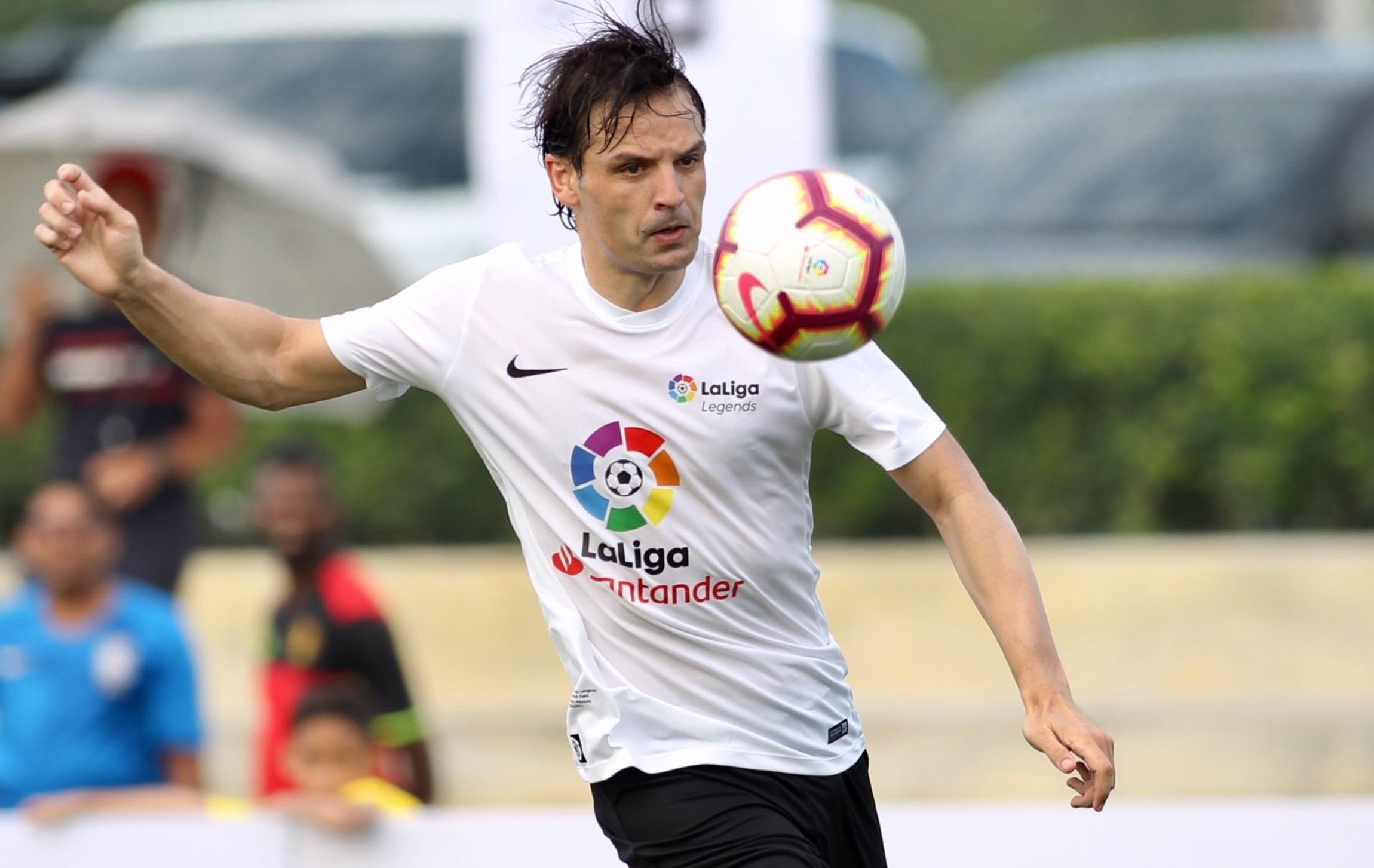 Morientes vuot qua Nhu Thanh, giup doi danh thu La Liga thang 6-1 hinh anh