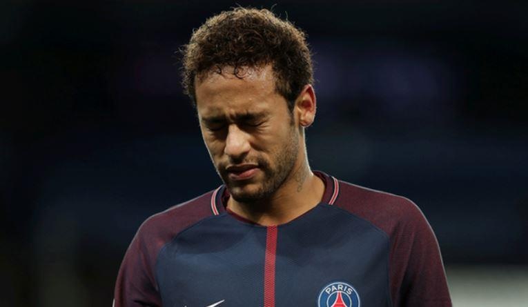 Neymar noi nong dam CDV sau that bai o chung ket cup quoc gia hinh anh