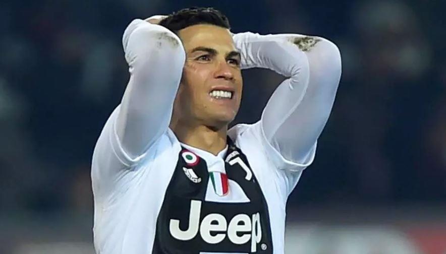 Balotelli che nhao Ronaldo trong ngay Messi ruc sang hinh anh