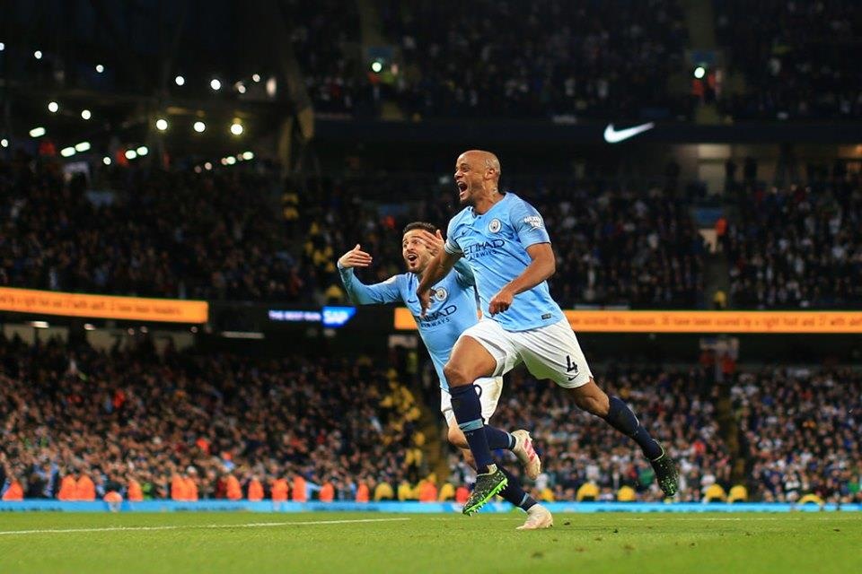 Kompany lập siêu phẩm ảnh 3 Kompany lap sieu pham anh 3