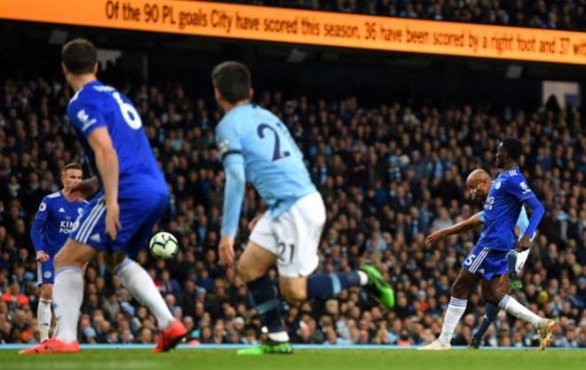 Kompany lap sieu pham anh 1