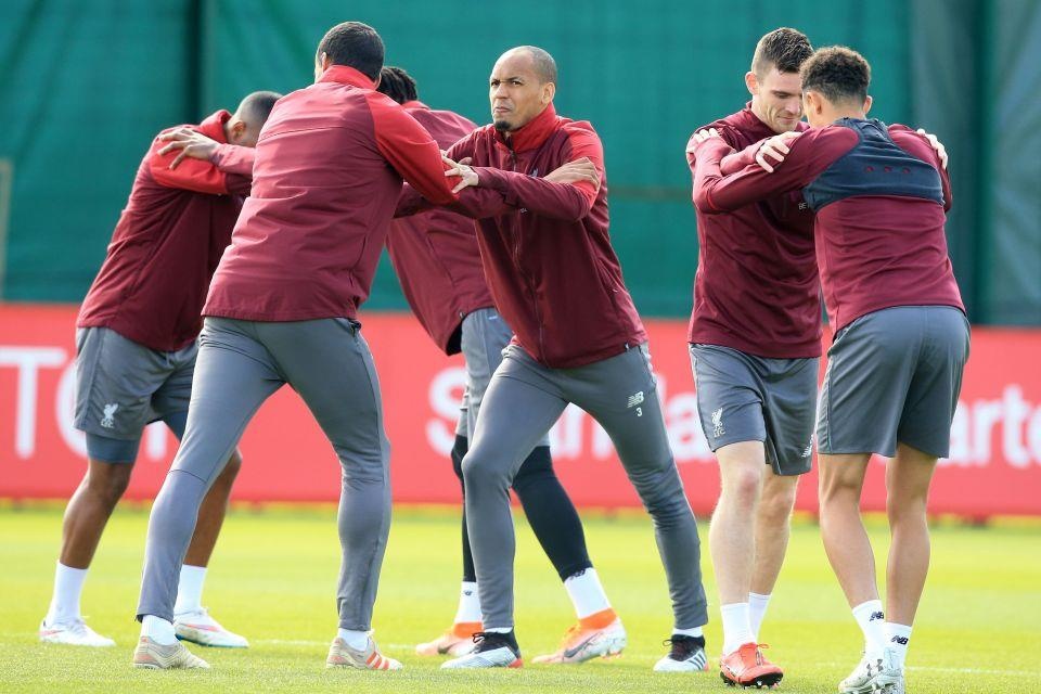 Van Dijk vắng mặt ở trận gặp Barca ảnh 2 Van Dijk vang mat o tran gap Barca anh 2