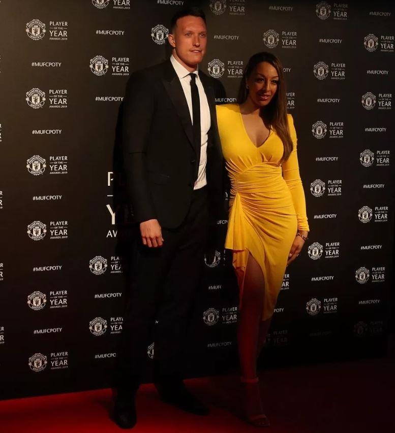 Pogba ra mắt bạn gái ảnh 5 Pogba ra mat ban gai anh 5