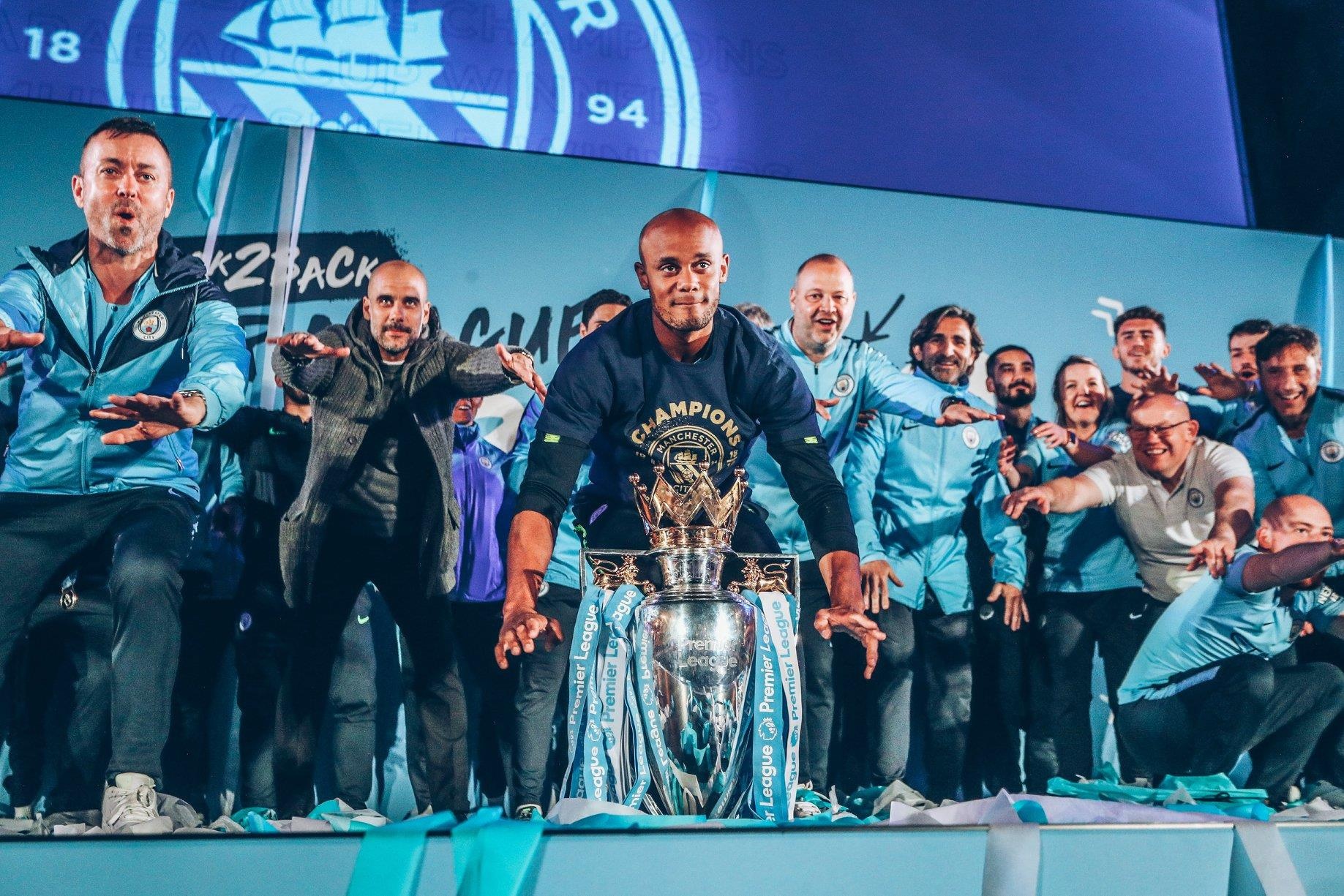 Man City an mung chuc vo dich anh 8