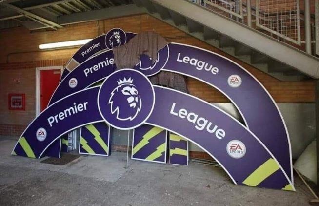 Bien Liverpool vo dich Premier League bi xep xo tai san Anfield hinh anh