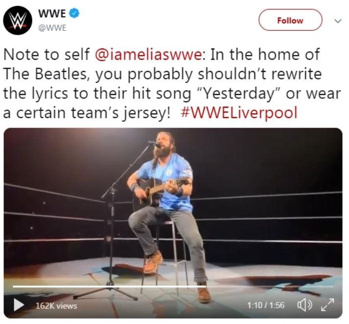 Do vat WWE che nhao Liverpool anh 1