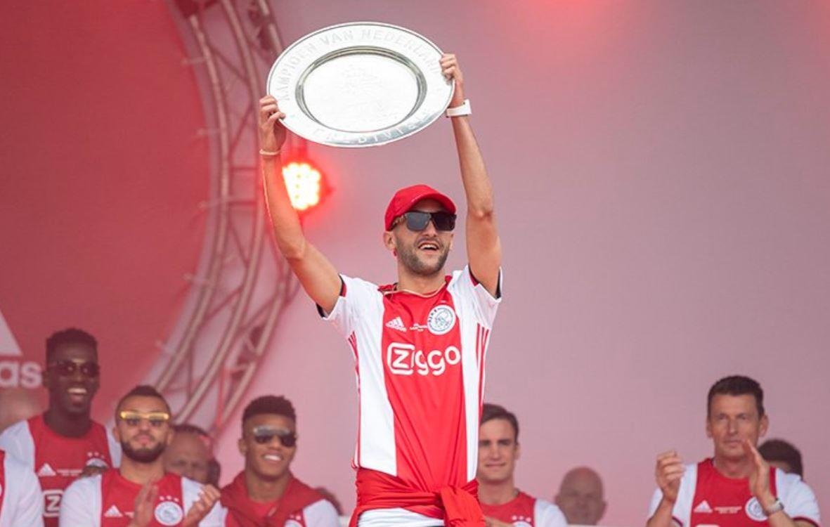 Ajax an mung chuc vo dich anh 9