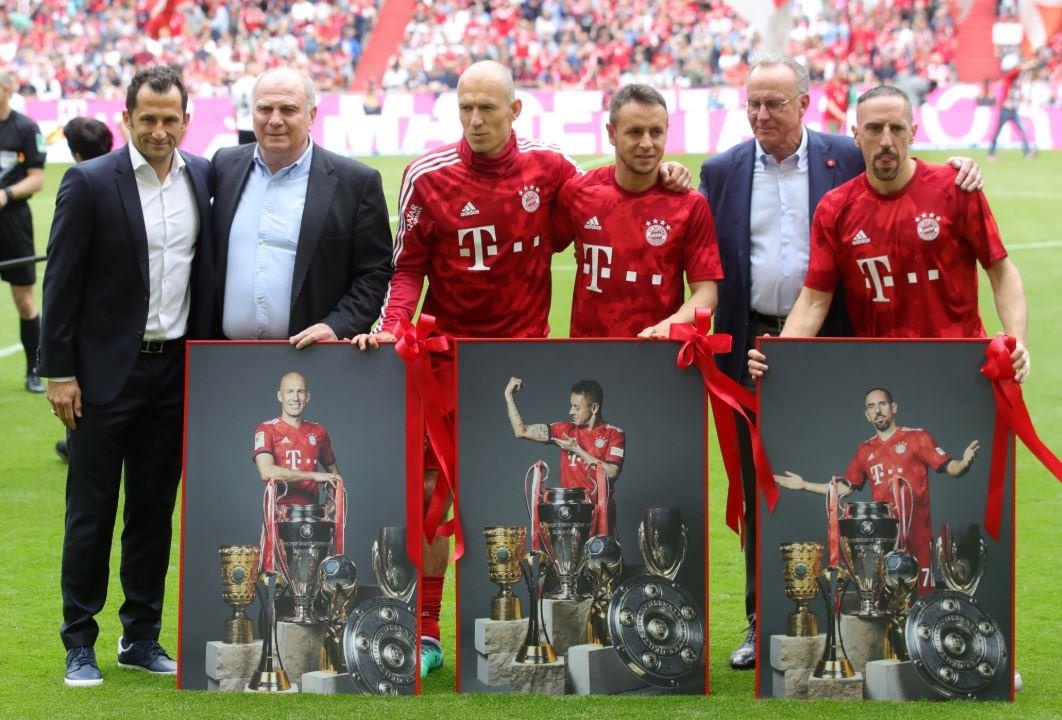 Robben,  Ribery khoc anh 1