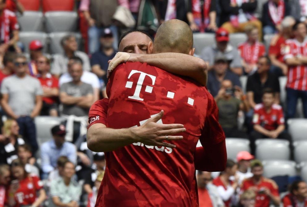 Robben,  Ribery khoc anh 6