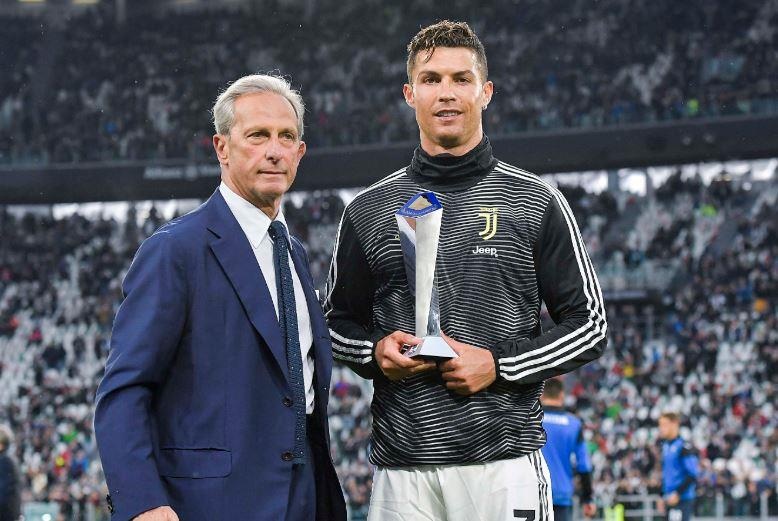 Ronaldo lap thanh tich chua tung co trong lich su hinh anh