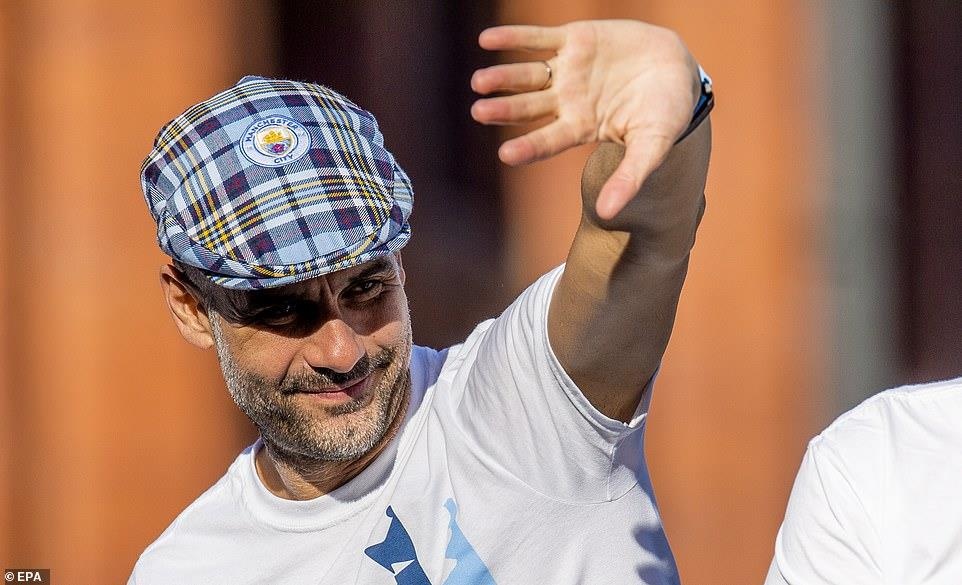 Man City rước cúp ảnh 7 Man City ruoc cup anh 7