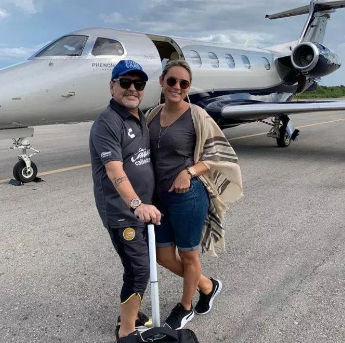 Maradona bi bat anh 1