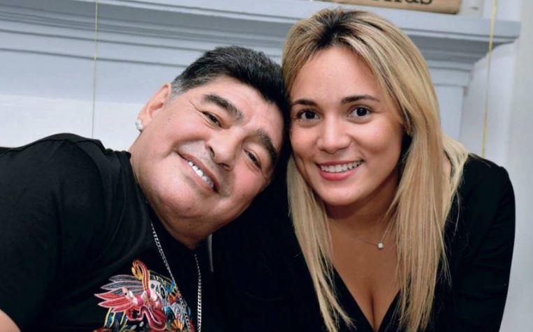 Maradona gap rac roi vi chua giai quyet thu tuc chia tay ban gai hinh anh