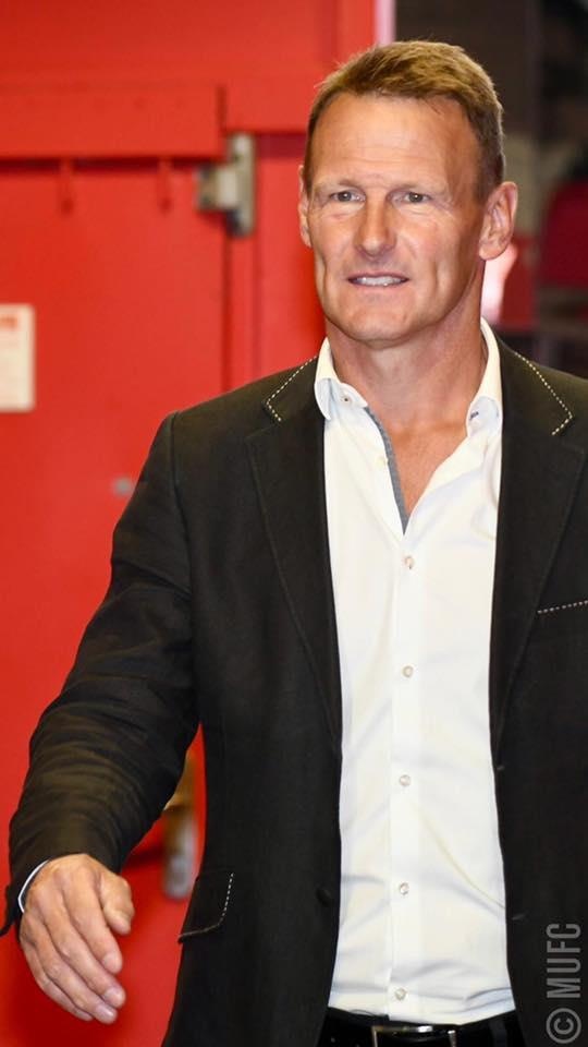 huyền thoại MU ăn ba lịch sử ảnh 5 huyen thoai MU an ba lich su anh 5