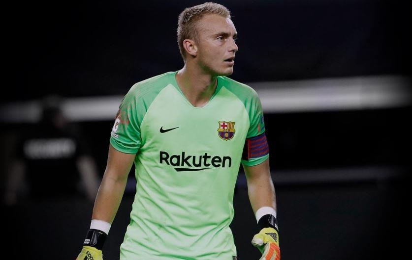 Barca ban 9 cau thu anh 1