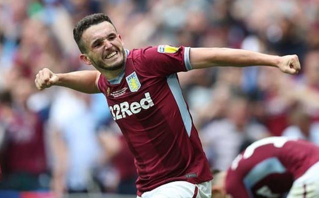 Danh bai Lampard, Terry cung Aston Villa thang hang Premier League hinh anh