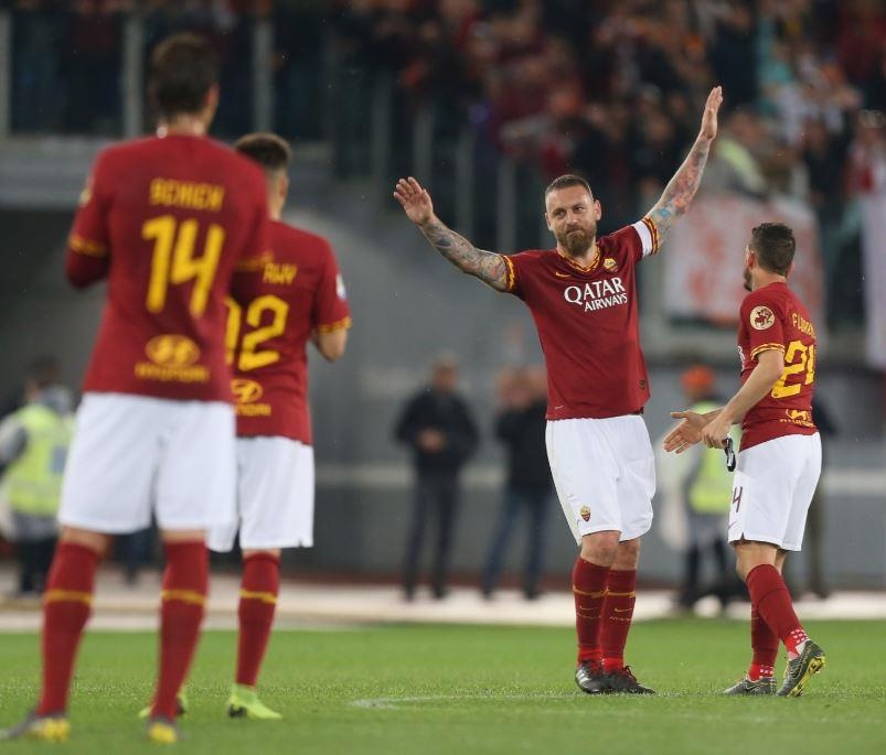 De Rossi chia tay Roma anh 1