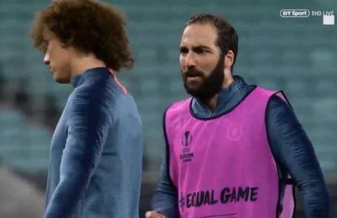 David Luiz va Higuain bi nghi dong kich truoc truyen thong hinh anh