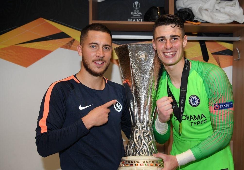 Hazard cam ao dau Real anh 2