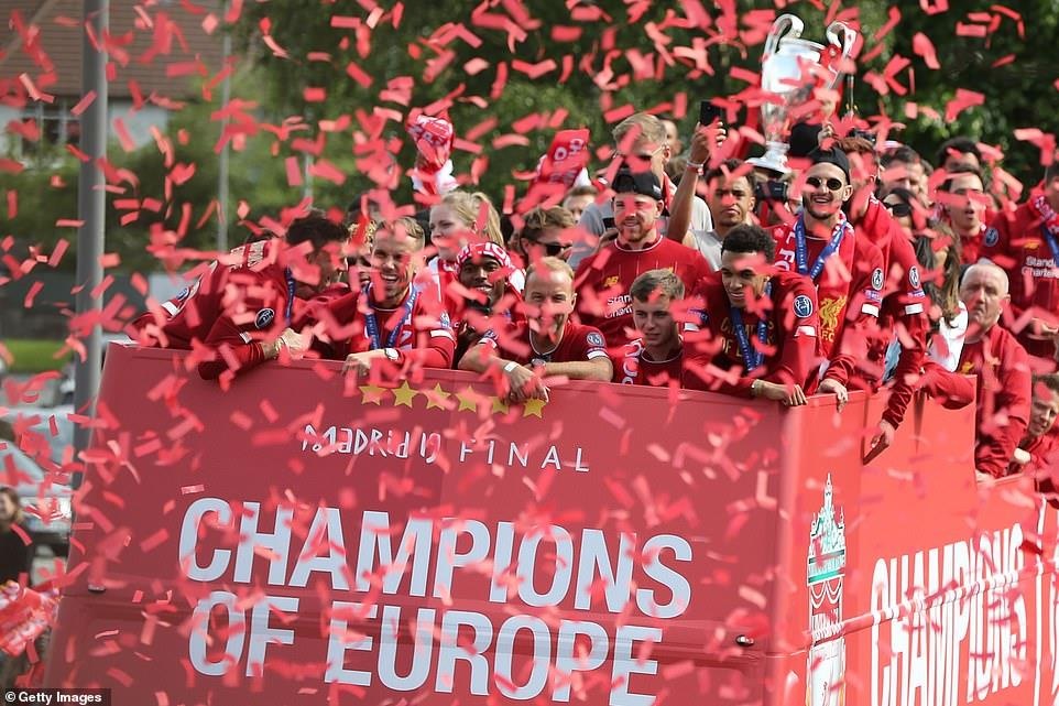 Liverpool ruoc cup anh 2