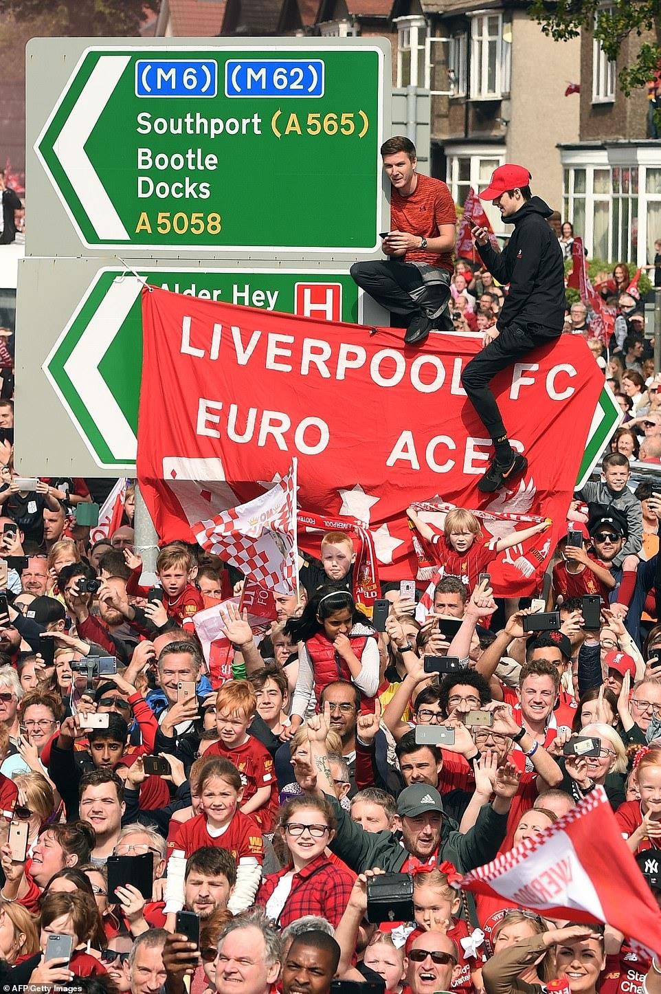 Liverpool ruoc cup anh 3