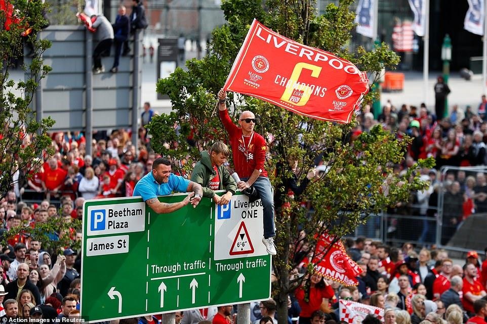 Liverpool ruoc cup anh 6