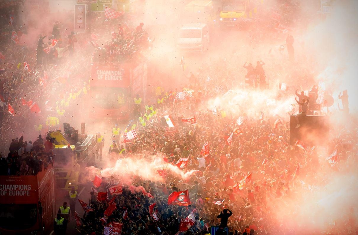 Liverpool ruoc cup anh 13