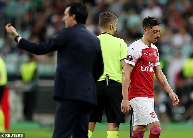 Oezil mắng HLV Emery ảnh 1 Oezil mang HLV Emery anh 1