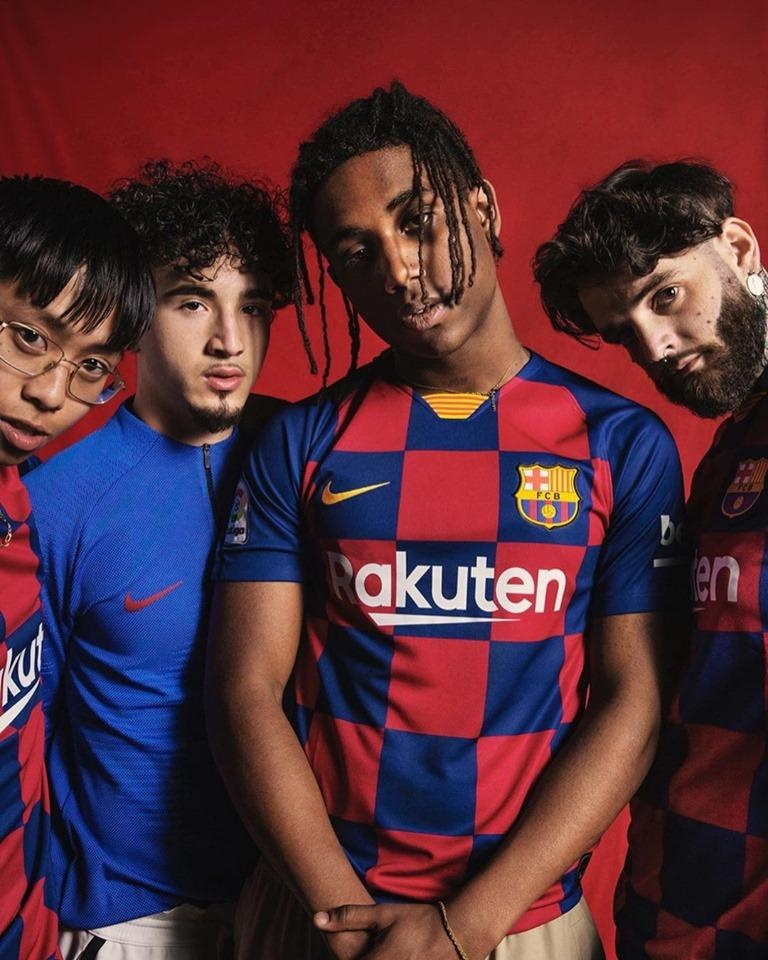 Barca ra mat ao dau anh 6