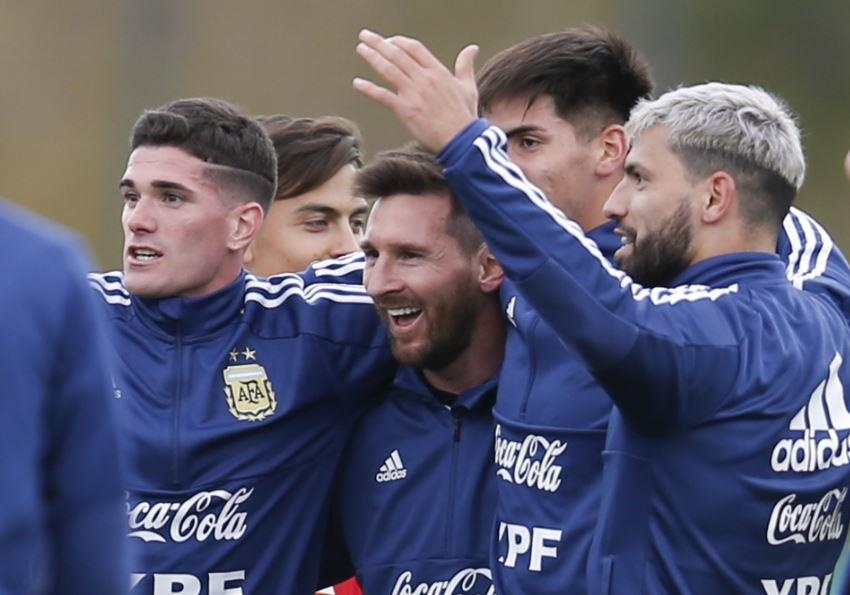 con trai treu tuc Messi anh 1