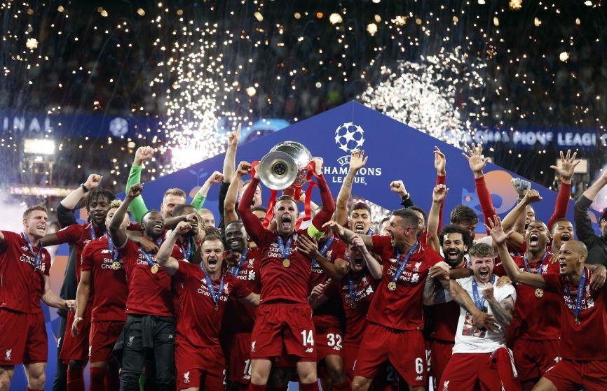 Nu CDV gay gian doan chung ket Champions League anh 1