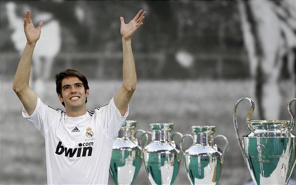 10 le ra mat cau thu an tuong nhat anh 6