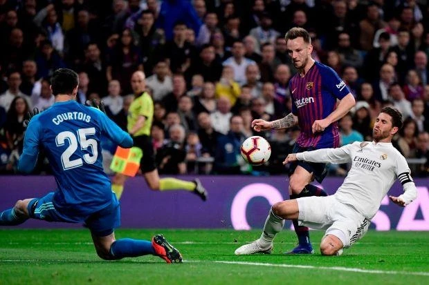 Pogba roi Man Utd anh 2